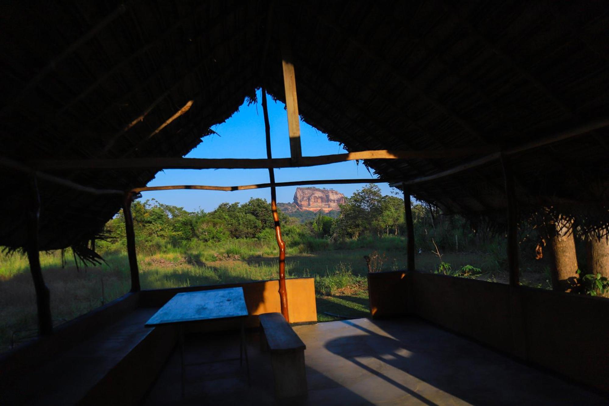 Hotel Sigiriya Rock Gate Tree House Exterior foto