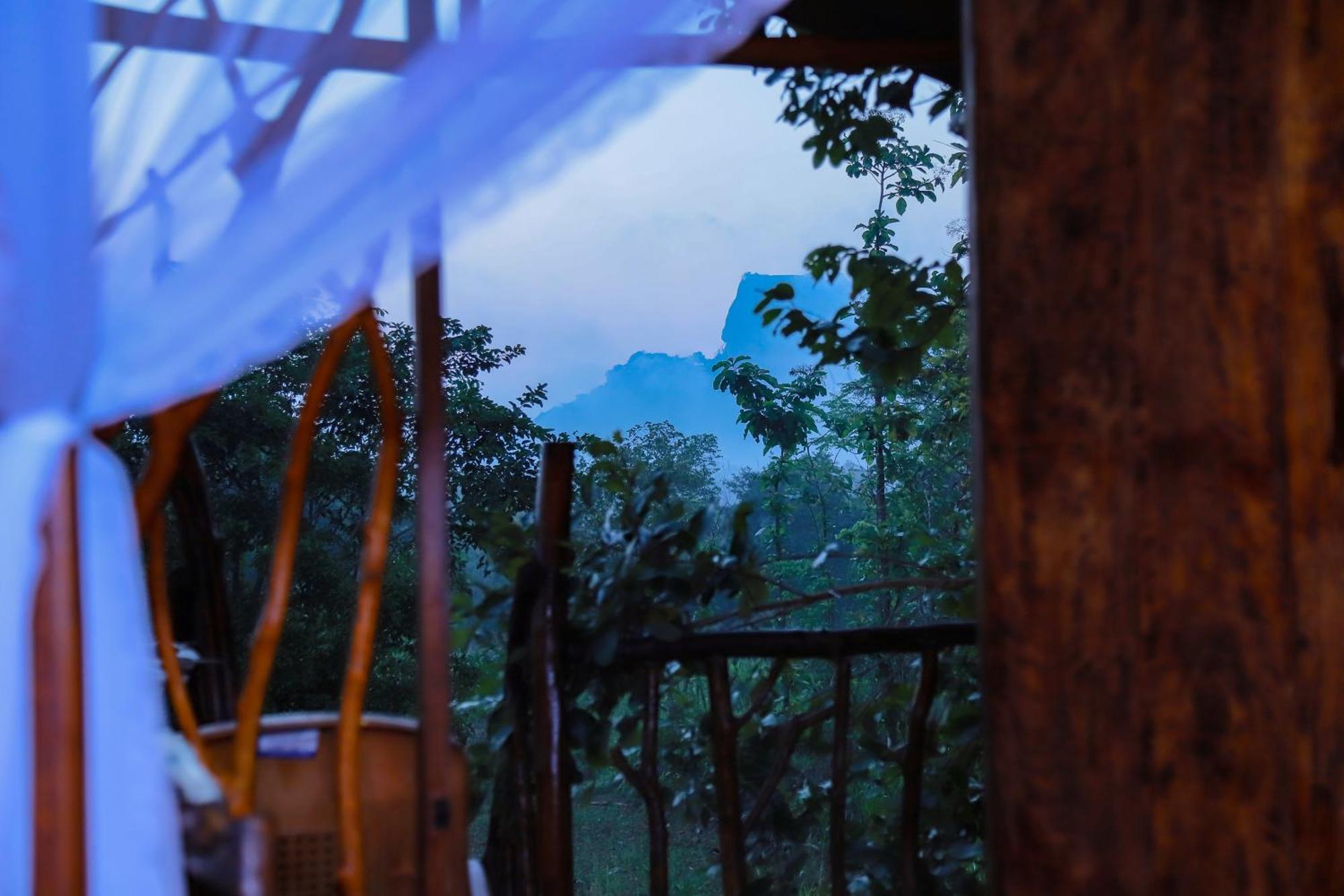 Hotel Sigiriya Rock Gate Tree House Exterior foto